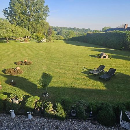 B&B - Le Clos Aux Masques Saint-Pierre-Azif Exterior photo